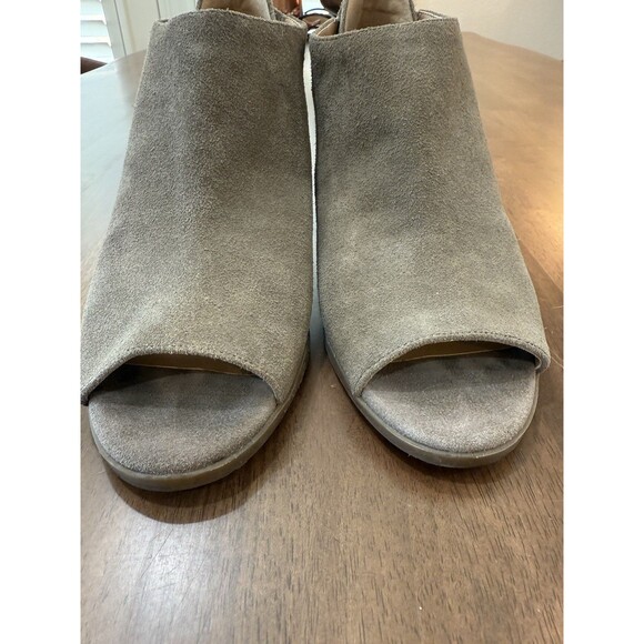 Lucky Brand Taupe Gray Suede Peep Toe Booties US 8.5 Block Heel Tie Back Cutout - Picture 5 of 10